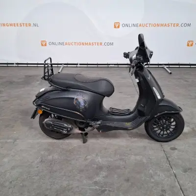 Bromfiets, Vespa, Sprint 50, 2019 – kavel bij Domeinen Roerende Zaken, Soesterberg