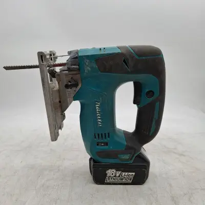 Accu decoupeerzaagmachine, Makita – kavel bij Domeinen Roerende Zaken, Groningen