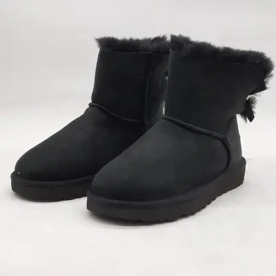 Paar schoenen, maat 37, UGG, 1016501 – kavel bij Domeinen Roerende Zaken, Groningen