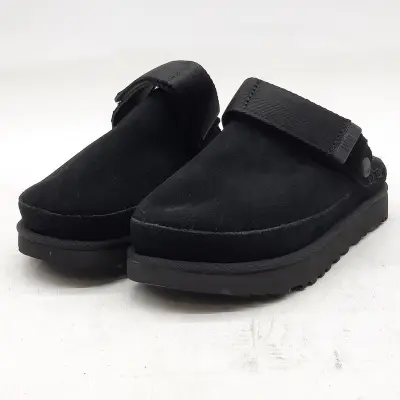 Paar schoenen, maat 37, UGG, 1138252 – kavel bij Domeinen Roerende Zaken, Groningen
