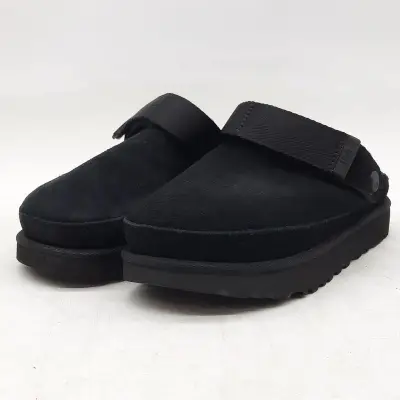 3x Paar schoenen, maat 37, UGG, 1138252 – kavel bij Domeinen Roerende Zaken, Groningen