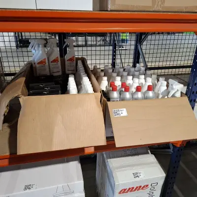 Ca. 95x Vloerreinigings en onderhoudrproducten, Rz Care – kavel bij Onlineveilingmeester, Heerenveen