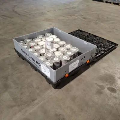 Ca. 25x 2.5 liter blikken verf inclusief palletbox, B & Q Colors, Wit – kavel bij Onlineveilingmeester, Heerenveen