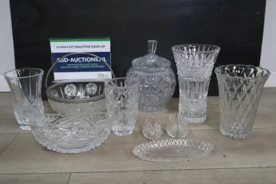 Set geslepen kristallen vazen en schalen – kavel bij GSD Auctions, Zoeterwoude