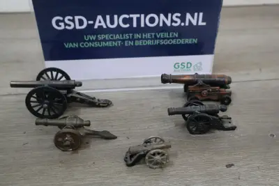 Set decoratieve miniatuur kanonnen – kavel bij GSD Auctions, Zoeterwoude