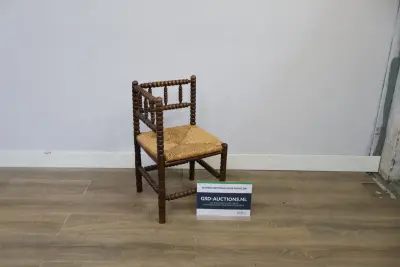 Antieke houten stoel met gevlochten zitting – kavel bij GSD Auctions, Zoeterwoude