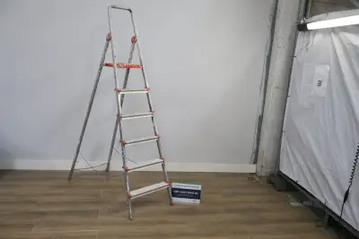 Aluminium zespits trapladder – kavel bij GSD Auctions, Zoeterwoude