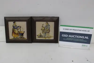Tegeltableaus met afbeelding van figuren – kavel bij GSD Auctions, Zoeterwoude