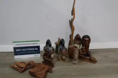 Lot sierhouten figuren – kavel bij GSD Auctions, Zoeterwoude