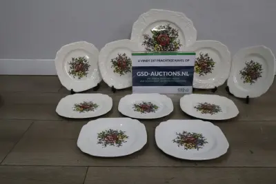 Crown Devon England servies met bloemenmotief – kavel bij GSD Auctions, Zoeterwoude
