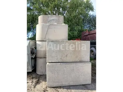 Stapelbare betonblokken – kavel bij Auctelia, Gembloux