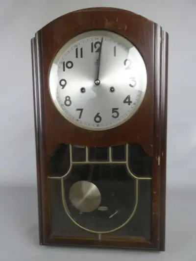 Oude houten wandklok met slinger en mechaniek – kavel bij De Kringwinkel, Diest