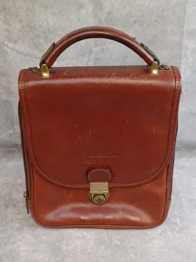 Vintage lederen herentas - schoudertas - Arthur en Aston – kavel bij De Kringwinkel, Gent