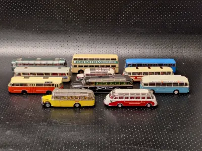 Lot van 11 vintage miniatuurbussen van Editions Atlas - Bus Collection – kavel bij De Kringwinkel, Gent