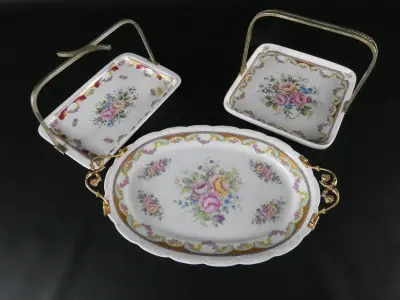 Luxe Mid-Century Driedelige Limoges Porseleinen Serveerset met Messing Monturen – kavel bij De Kringwinkel, Heverlee