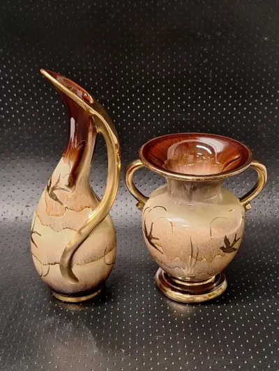 Set van 2 Vintage West-Germany Keramiek Vazen - Zwaluwen Decoratie & Gouden Accent – kavel bij De Kringwinkel, Gent