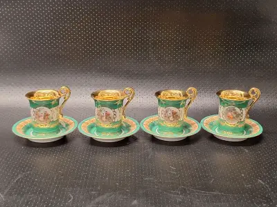 Antieke Porseleinen Mokka- / Espressoset van B&S (Bavaria) - 4 Kop-en-Schotels met Vergulding en Galante Scènes – kavel bij De Kringwinkel, Gent