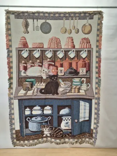 Vintage tapijt / wandkleed met katten in een keuken - Goodwin Weavers (Made in U.S.A.) – kavel bij De Kringwinkel, Gent