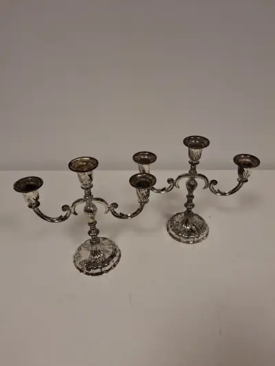 Paar vintage verzilverde 3-armige kandelaars – kavel bij De Kringwinkel, Ronse