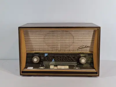 Vintage Buizenradio SABA Villingen – kavel bij De Kringwinkel, Geraardsbergen