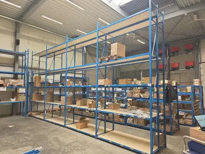 18 LM palletstelling NN – kavel bij Auctim, Tessenderlo- Ham