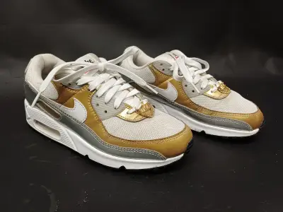 Nike Air Max 90 "metallic gold" – kavel bij De Kringwinkel, Ninove
