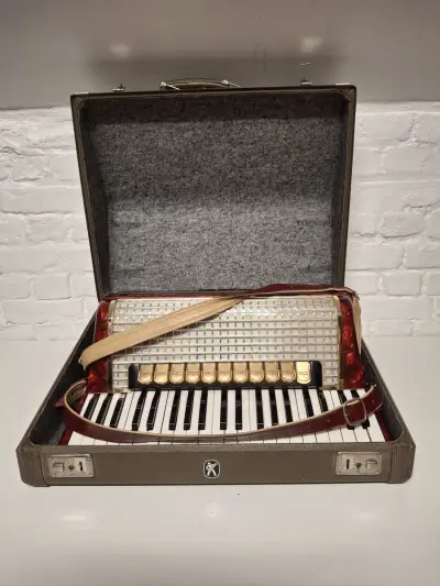 Hohner Verdi V M Piano-accordeon – kavel bij De Kringwinkel, Herzele