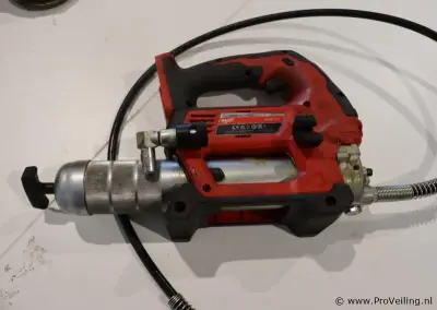 Milwaukee Accu vetspuit M18 GG – kavel bij ProVeiling, Bolsward