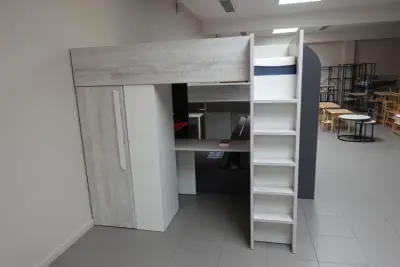 Hoogslaper Beau Met bureau & kast – kavel bij Openbare Verkopen, Waregem