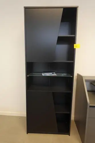 Gaming boekenkast – kavel bij Openbare Verkopen, Waregem