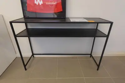 Sidetable Dover – kavel bij Openbare Verkopen, Waregem