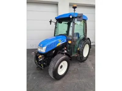 1 Schmalspur Schlepper New Holland T3030 Allrad – kavel bij Zoll-Auktion, Buchenberg