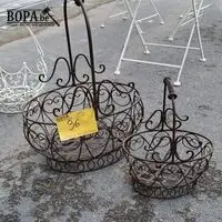 Vintage landelijke metalen draadmanden met booghandgreep - 2 – kavel bij BOPA Auctions, Aarsele