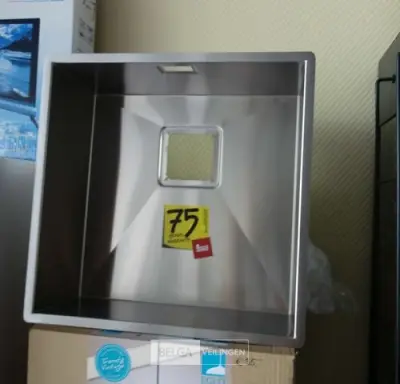 Teka Square 40 x 40 – kavel bij Belga Veilingen, Consumentengoederen Ii • Landen