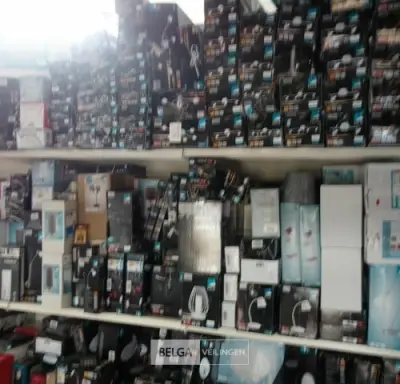 Partij Eglo Verlichting (50 st willekeurige mix) – kavel bij Belga Veilingen, Consumentengoederen Ii • Landen