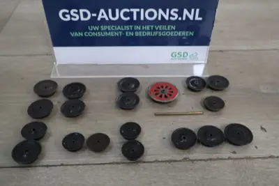 Diverse modeltrein wielen en assen – kavel bij GSD Auctions, Zoeterwoude
