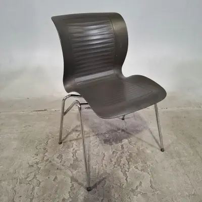Ca. 17x Stoel, Fritz Hansen – kavel bij Domeinen Roerende Zaken, Groningen