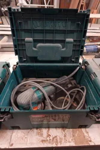 Excentrische schuurmachine Makita – kavel bij Openbare Verkopen, Deerlijk