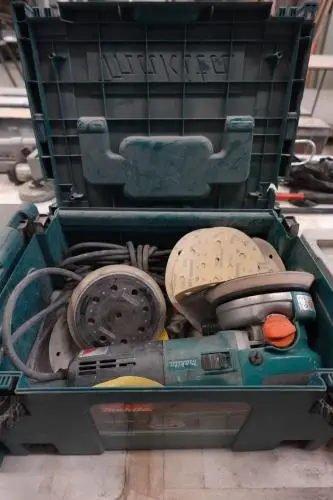 Excentrische schuurmachine Makita – kavel bij Openbare Verkopen, Deerlijk