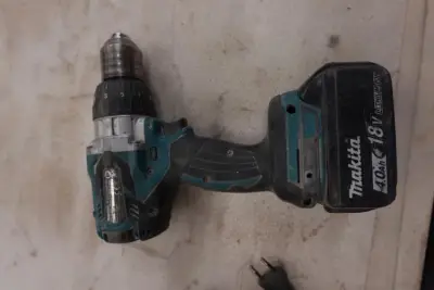 Accu klopboormachine Makita – kavel bij Openbare Verkopen, Deerlijk