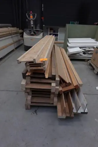 Pallet houten doka's – kavel bij Openbare Verkopen, Deerlijk