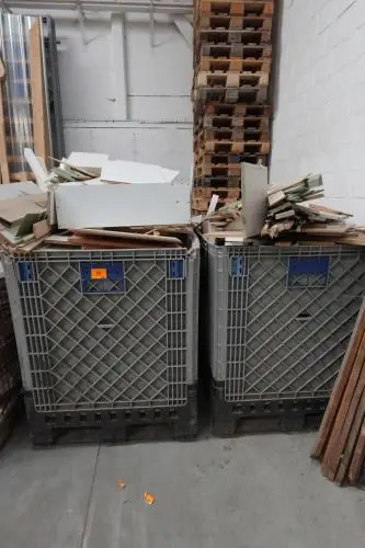 2x Inklapbare kunststof palletbox + inhoud – kavel bij Openbare Verkopen, Deerlijk