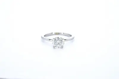 Gouden solitair ring met een briljant geslepen diamant (gecertificeerd) – kavel bij Onlineveilingmeester