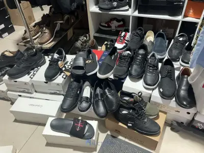 Meer dan 275 paar schoenen – kavel bij VH Auctions