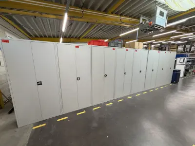8 Metal Cabinets (95/180) Delta-V – kavel bij NetBid, Radolfzell am Bodensee
