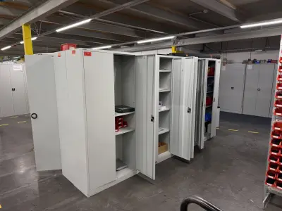 Posten Metal Cabinets – kavel bij NetBid, Radolfzell am Bodensee