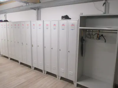 14 Lockers in the changing room – kavel bij NetBid, Radolfzell am Bodensee