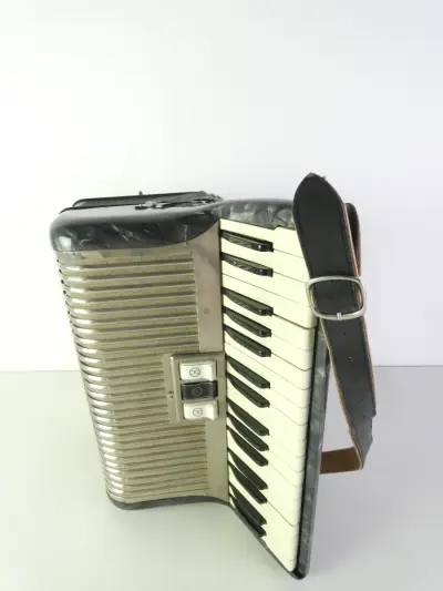 Vintage Hohner Contessa IM accordeon – kavel bij De Kringwinkel, Heverlee