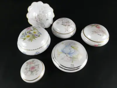 Set van 6 handgeschilderde Limoges porseleinen doosjes – kavel bij De Kringwinkel, Heverlee