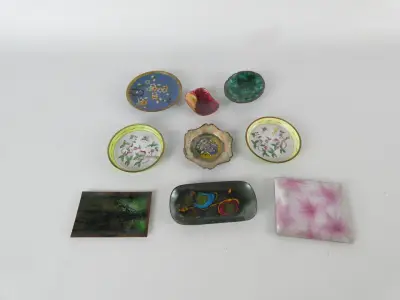 Set van 9 vintage kleine decoratieve schaaltjes en bakjes – kavel bij De Kringwinkel, Heverlee